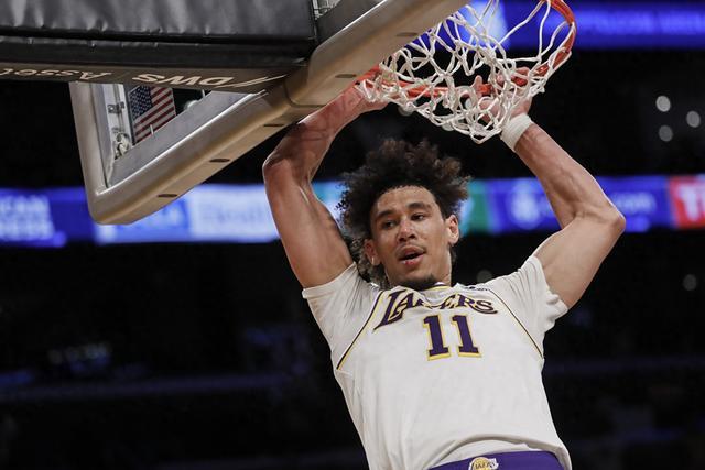 中国男篮苦主 将代表马刺征战NBA夏联，这是要跟徐昕当队友了？